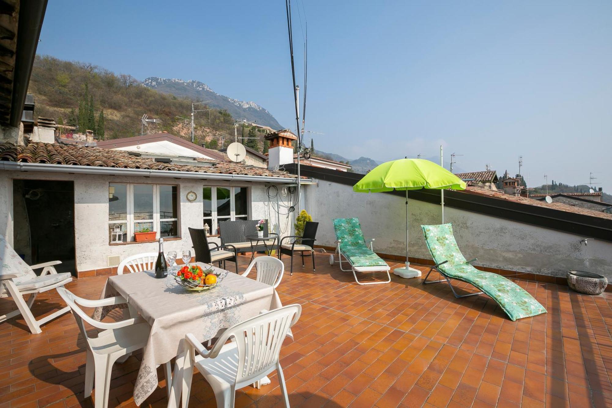 Angela -Terrace & Beautiful View Lake - Happy Rentals 토스콜라노마데노 외부 사진